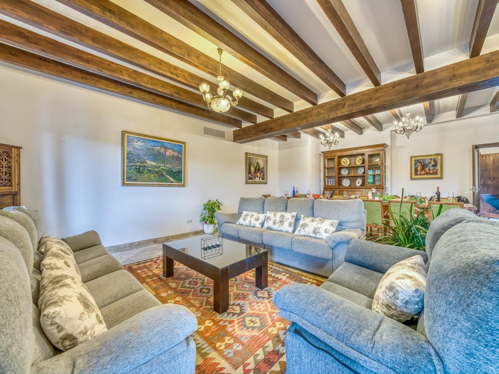 For 12 Guests, Petra Ferienhaus *