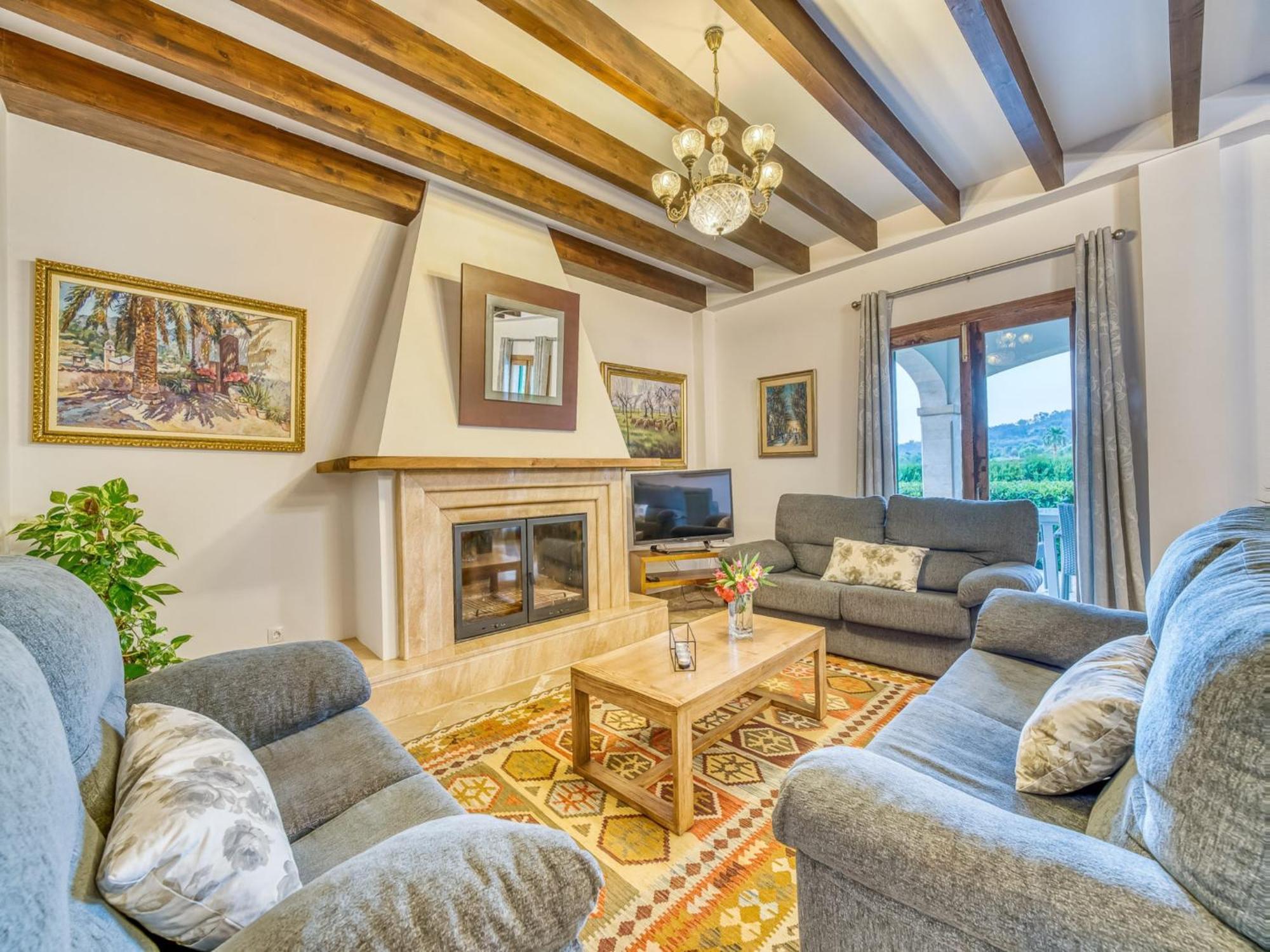 For 12 Guests, Petra Ferienhaus *
