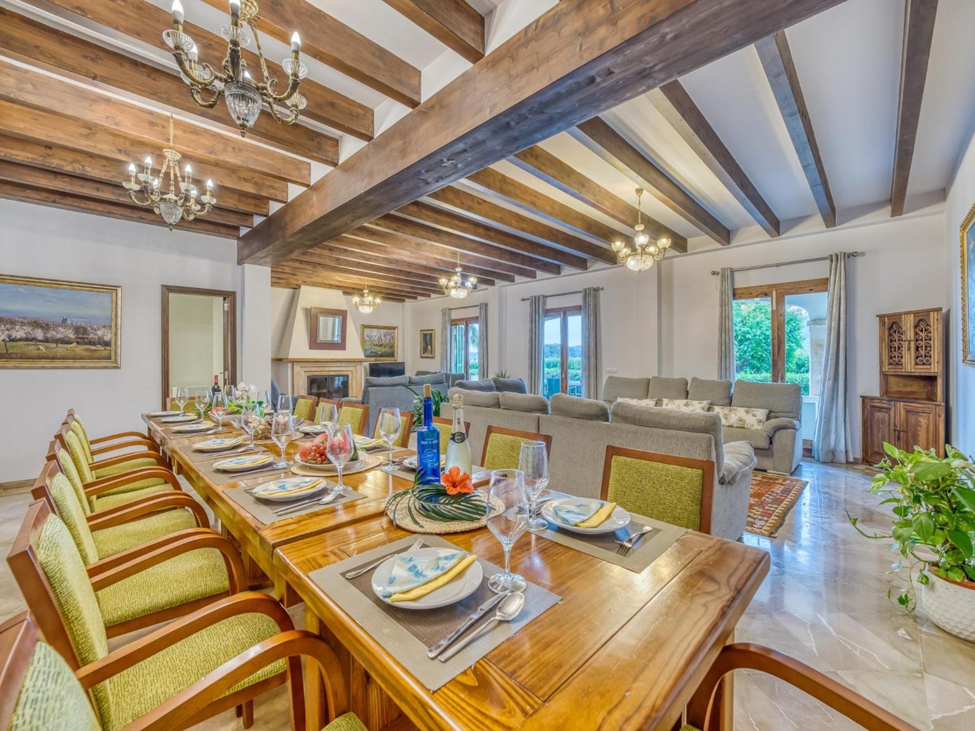 For 12 Guests, Petra Petra (Mallorca)