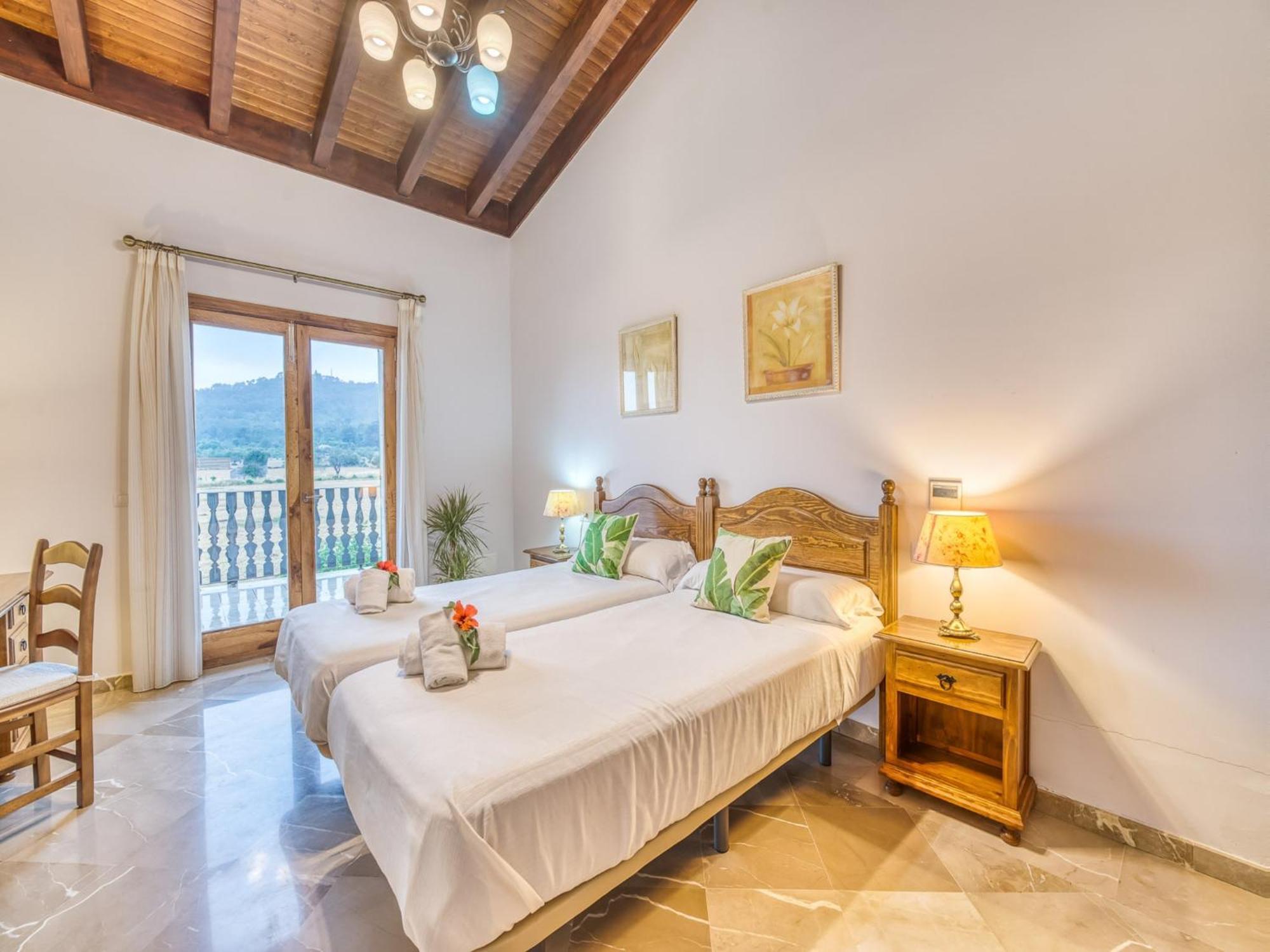 For 12 Guests, Petra * Petra (Mallorca)