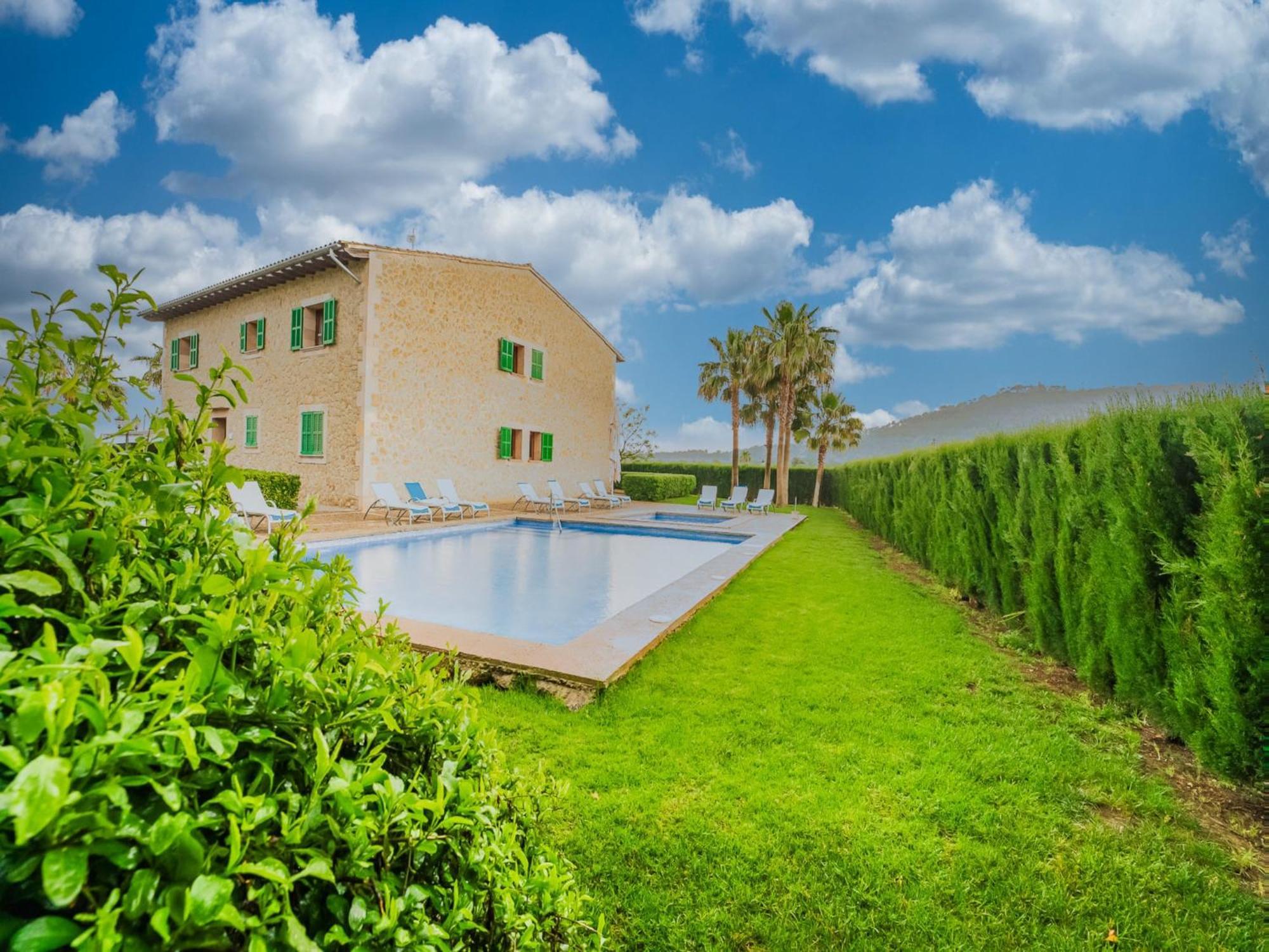 For 12 Guests, Petra Petra (Mallorca)
