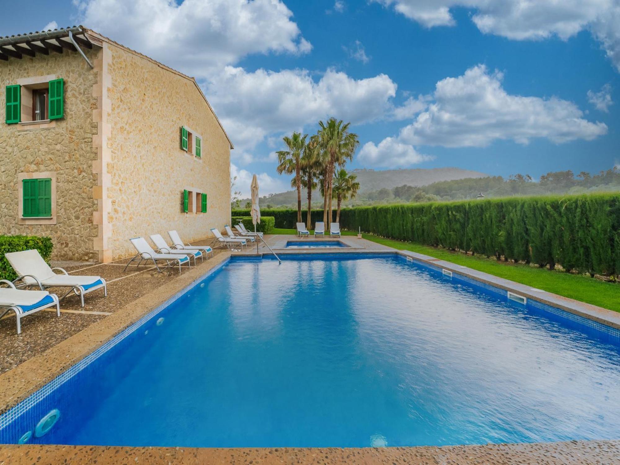 Ferienhaus For 12 Guests, Petra Petra (Mallorca)