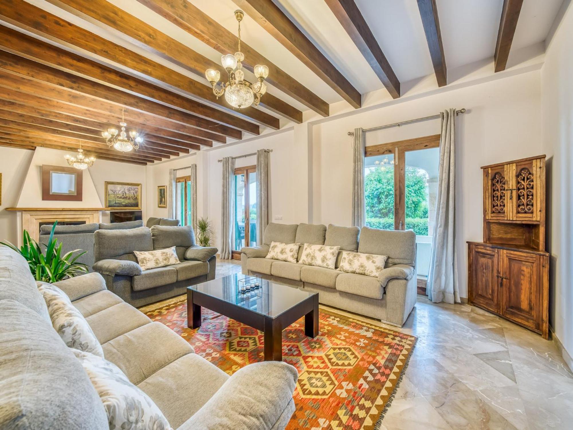 For 12 Guests, Petra Ferienhaus